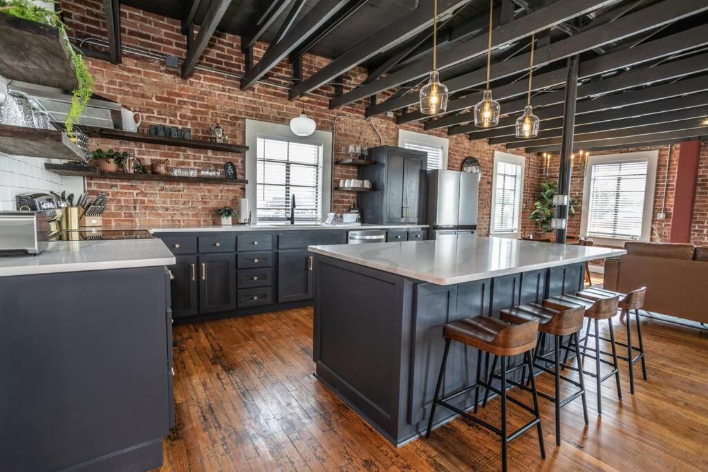The Loft At 113 - Gateway To The North Texas Hill Country Lejlighed Muenster Eksteriør billede