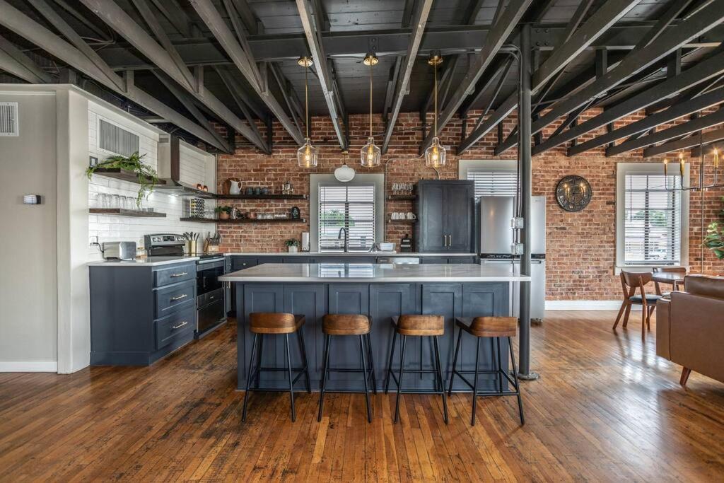 The Loft At 113 - Gateway To The North Texas Hill Country Lejlighed Muenster Eksteriør billede