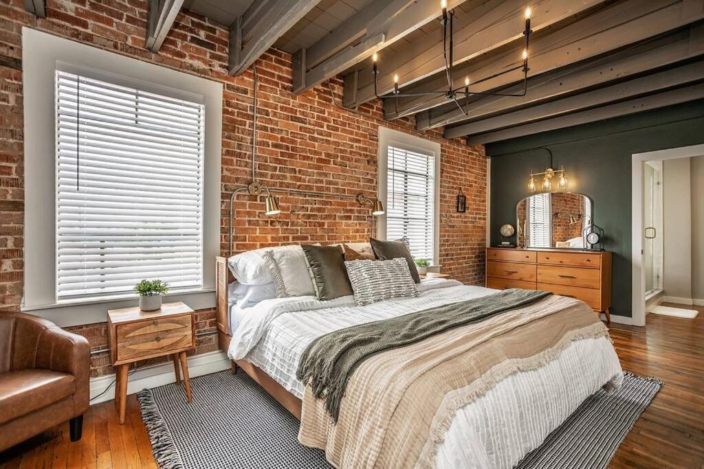 The Loft At 113 - Gateway To The North Texas Hill Country Lejlighed Muenster Eksteriør billede