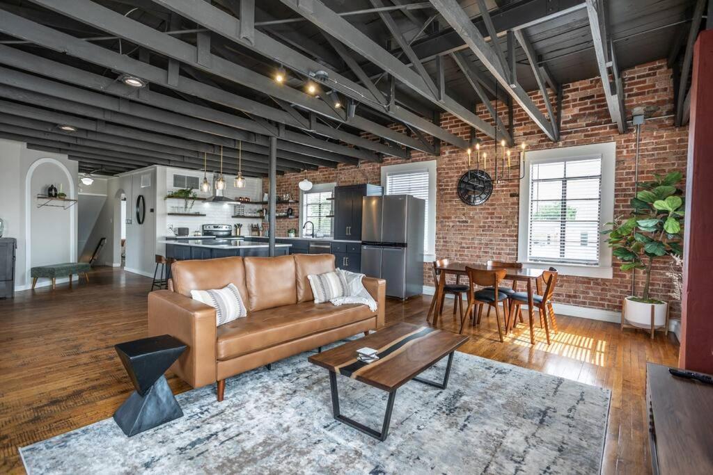 The Loft At 113 - Gateway To The North Texas Hill Country Lejlighed Muenster Eksteriør billede