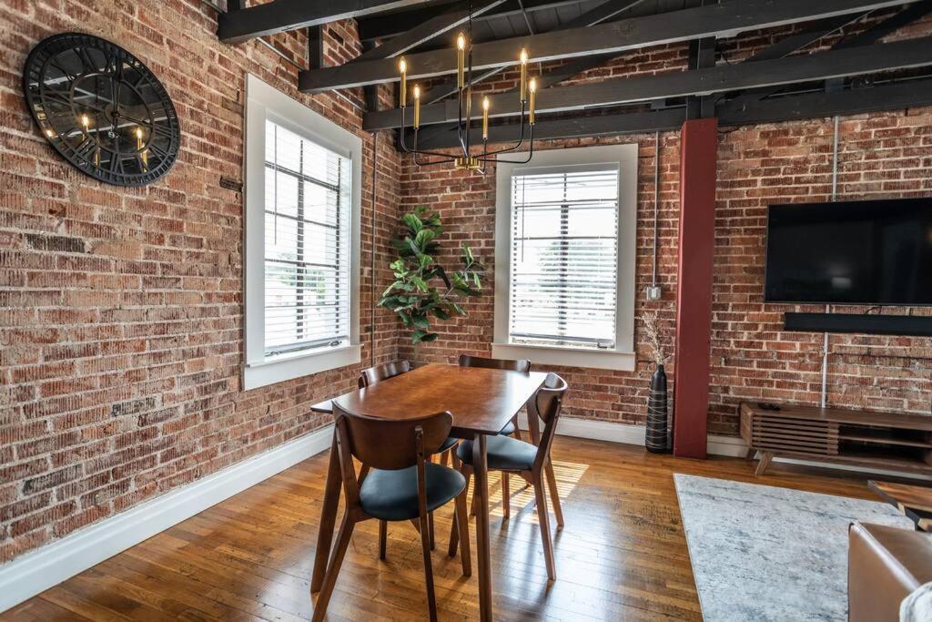 The Loft At 113 - Gateway To The North Texas Hill Country Lejlighed Muenster Eksteriør billede
