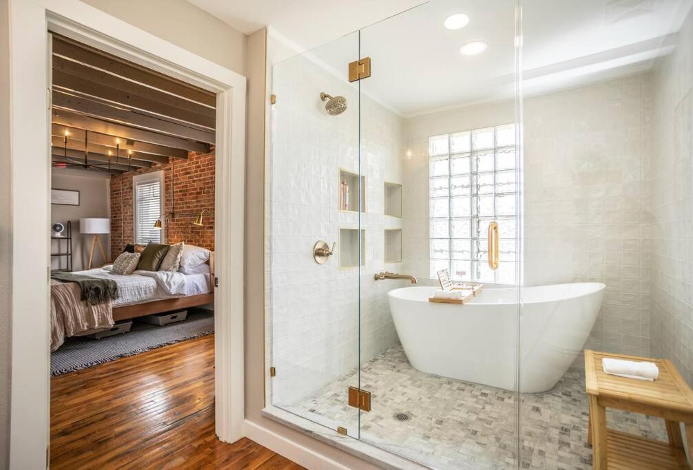 The Loft At 113 - Gateway To The North Texas Hill Country Lejlighed Muenster Eksteriør billede